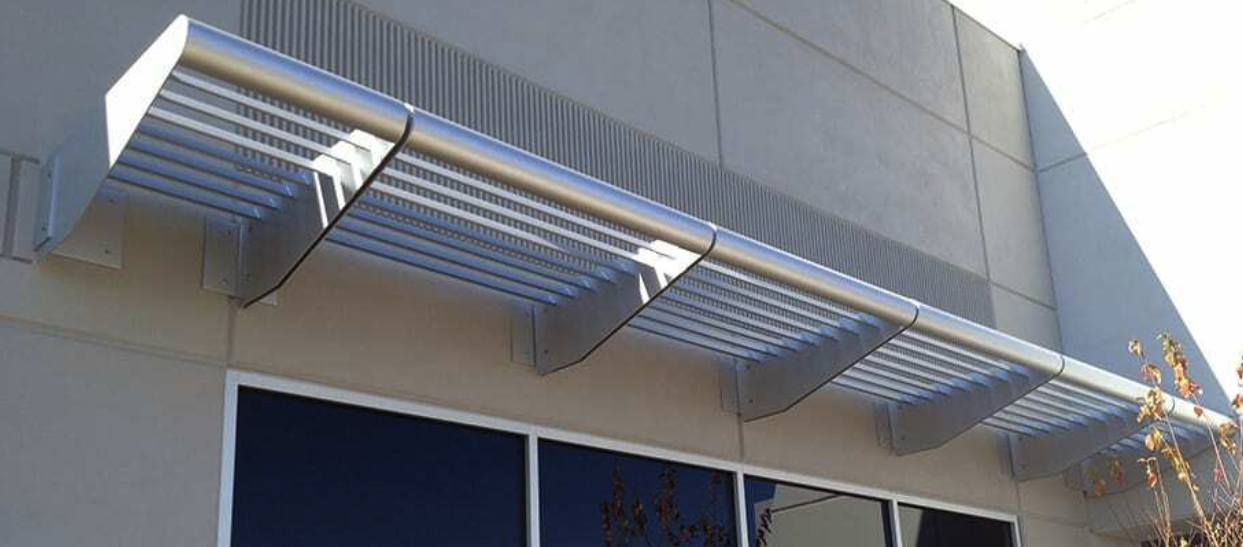 Commercial louver sunshade